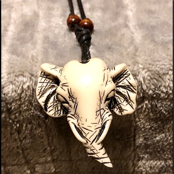 ♥️ Elephant Sliding Knot Cord Necklace - Picture 1 of 5